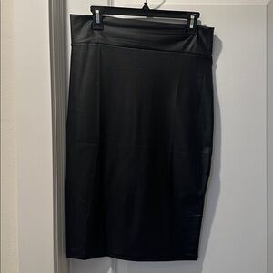 Elegant Black Women's pleather Skirt. Never been worn